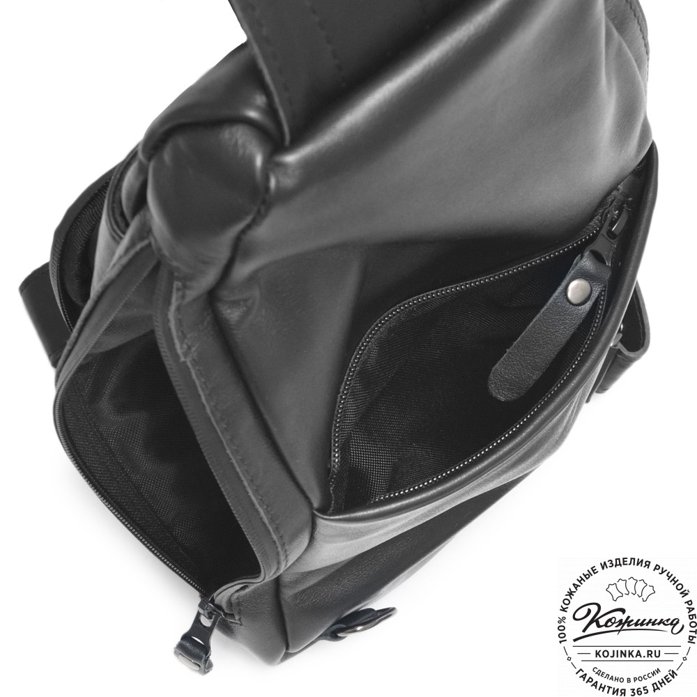 Кожаная сумка на грудь "Вульф" (черная) 