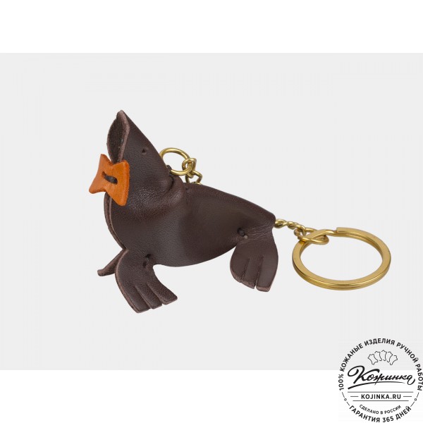 Кожаный брелок "Морской котик" (коричневый). фото 1
